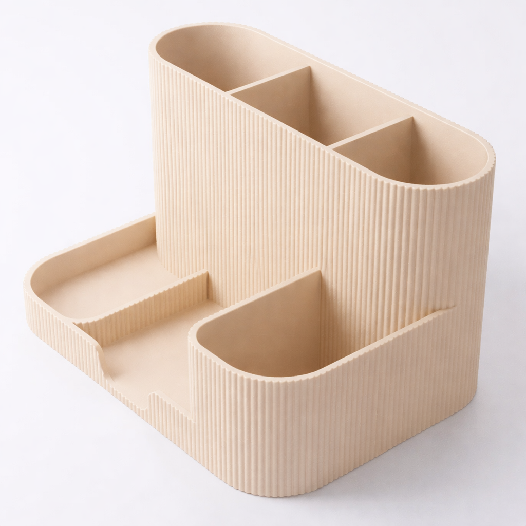 3D tiskan namizni organizator HUB z več predali in bež dizajnom